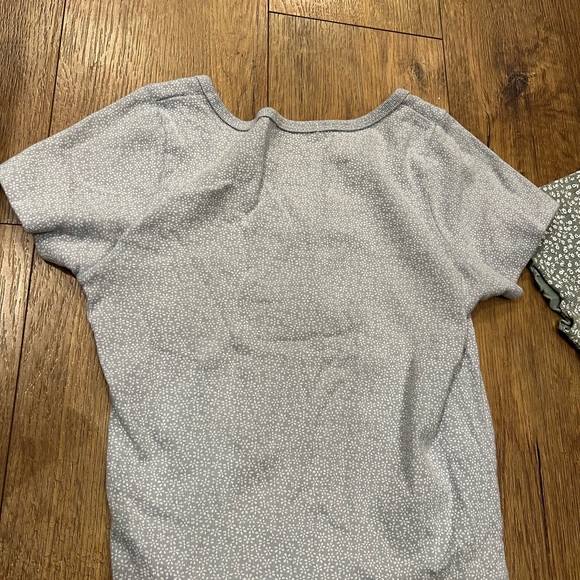 Brandy Melville tshirt - Picture 4 of 4